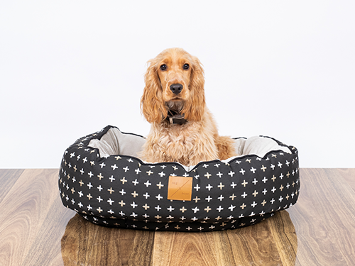 「Ｍｏｇ＆Ｂｏｎｅ」新シーズンコレクションのリバーシブル丸形ベッド